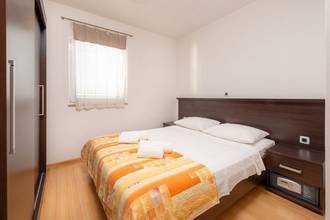 Thumbnail von Modern apartment building with sea view and 16 residential units, Makarska Riviera