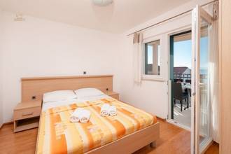 Thumbnail von Modern apartment building with sea view and 16 residential units, Makarska Riviera