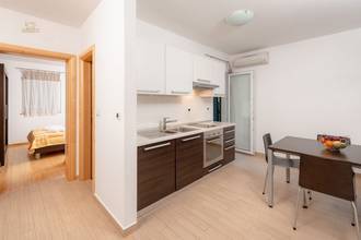 Thumbnail von Modern apartment building with sea view and 16 residential units, Makarska Riviera