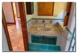 Thumbnail von Independent country houses in the Madonie: a traditional natural stone farmhouse and a separate guesthouse on a 6,000 m² property with sea views, near Castelbuono.