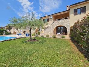 Thumbnail von Terraced house with pool and sea view in the Porec region