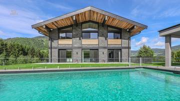 Thumbnail von Luxury villa with a secondary residence in an unobstructed prime location