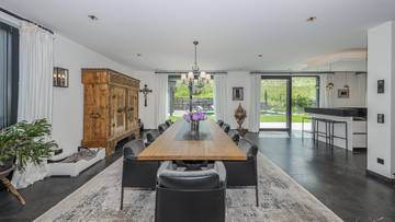 Thumbnail von Luxury villa with a secondary residence in an unobstructed prime location