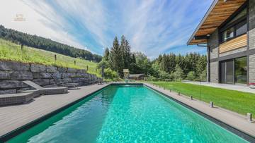 Thumbnail von Luxury villa with a secondary residence in an unobstructed prime location
