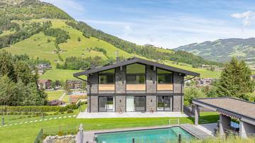 Thumbnail von Luxury villa with a secondary residence in an unobstructed prime location