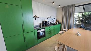 Thumbnail von Modern ground-floor apartment with pool, garden, and sea view