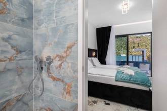 Thumbnail von Modern villa directly on the sea, Rogoznica region