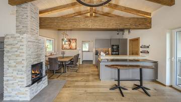 Thumbnail von High-quality two-family house in an unobstructed view location