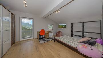 Thumbnail von High-quality two-family house in an unobstructed view location