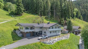 Thumbnail von High-quality two-family house in an unobstructed view location