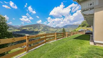 Thumbnail von High-quality two-family house in an unobstructed view location