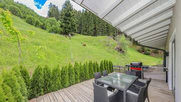 Thumbnail von High-quality two-family house in an unobstructed view location