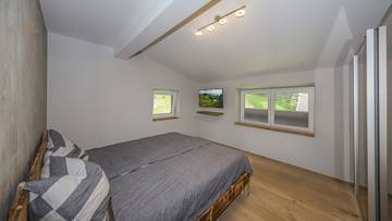 Thumbnail von High-quality two-family house in an unobstructed view location