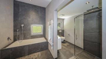 Thumbnail von High-quality two-family house in an unobstructed view location