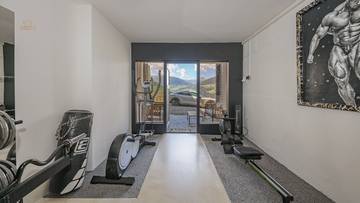 Thumbnail von High-quality two-family house in an unobstructed view location