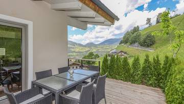 Thumbnail von High-quality two-family house in an unobstructed view location