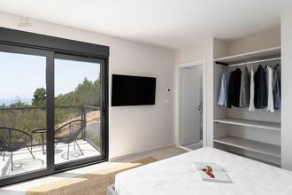 Thumbnail von Unique villa with pool and sea view, Omis Riviera