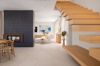 Thumbnail von Modern luxury villa with pool and sea view
