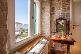 Thumbnail von Exclusive apartment with sea view, only about 10 meters to the sea