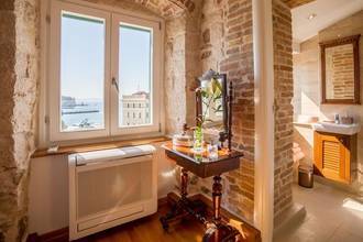 Thumbnail von Exclusive apartment with sea view, only about 10 meters to the sea