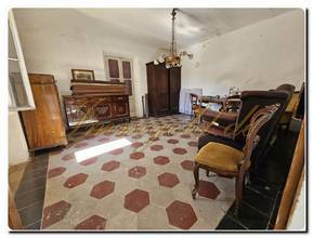 Thumbnail von Detached villa with private park and panoramic terrace to renovate with spacious living space