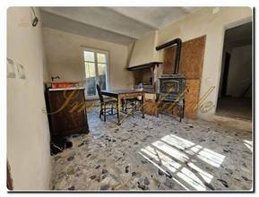 Thumbnail von Detached villa with private park and panoramic terrace to renovate with spacious living space
