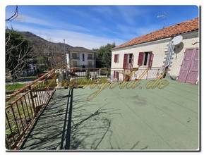 Thumbnail von Detached villa with private park and panoramic terrace to renovate with spacious living space