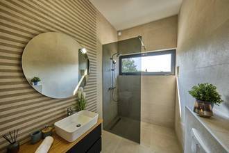 Thumbnail von Modern luxury villa with heated pool and sea view