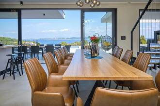 Thumbnail von Modern luxury villa with heated pool and sea view