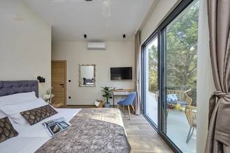Thumbnail von Modern luxury villa with heated pool and sea view
