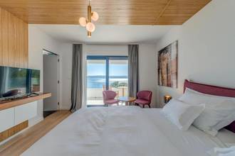 Thumbnail von Modern villa with heated pool, wellness area, and sea view