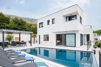 Thumbnail von Newly built villa with infinity pool and sea view
