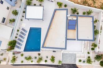 Thumbnail von Newly built villa with infinity pool and sea view