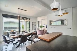 Thumbnail von Modern luxury villa with heated pool and sea view