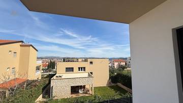 Thumbnail von Newly built apartment with roof terrace and panoramic sea view