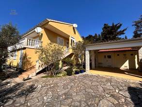 Thumbnail von Family house with sea view and spacious garden