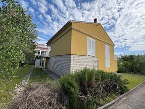 Thumbnail von Family house with sea view and spacious garden
