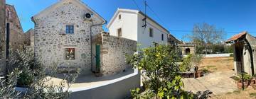 Thumbnail von Two renovated stone houses with courtyard and garden in Nevidjane, Pasman