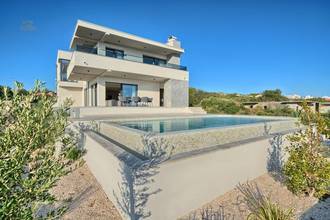 Thumbnail von Luxury villa with swimming pool and sea view