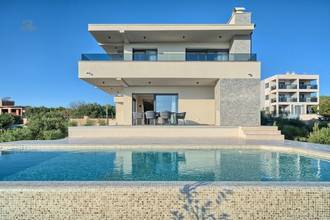 Thumbnail von Luxury villa with swimming pool and sea view