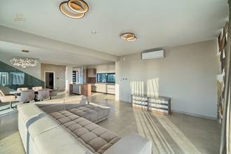 Thumbnail von Luxury villa with swimming pool and sea view