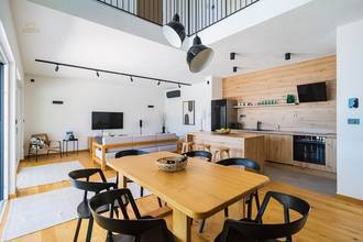 Thumbnail von Modern house with heated pool and sea view