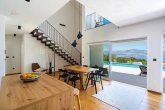Thumbnail von Modern house with heated pool and sea view