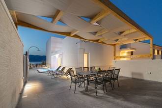 Thumbnail von Luxurious villa in first line to the sea with pool and sea view