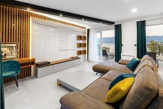 Thumbnail von Luxurious villa in first line to the sea with pool and sea view