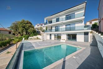 Thumbnail von Modern new-build villa with pool and sea view, approximately 20 meters to the sea