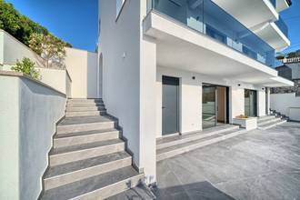 Thumbnail von Modern new-build villa with pool and sea view, approximately 20 meters to the sea