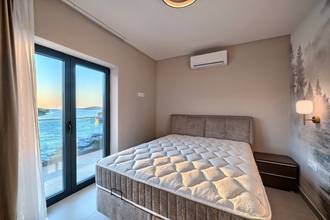 Thumbnail von Modern new-build villa with pool and sea view, approximately 20 meters to the sea