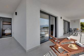 Thumbnail von Luxury apartment in first line to the sea with pool and sea view