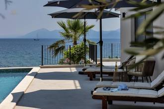 Thumbnail von Luxury apartment in first line to the sea with pool and sea view
